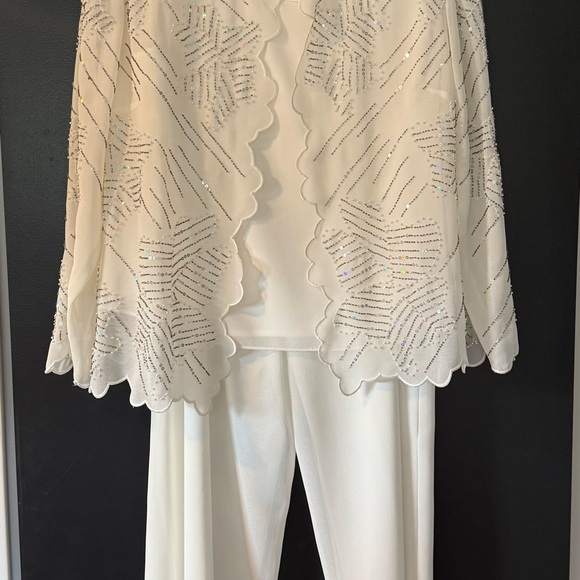 Pants - Elegant Cream Women's Jumpsuit
